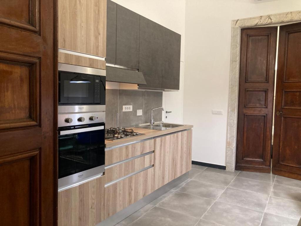 Happy Family Apartments U Papaviou Генуа Екстериор снимка
