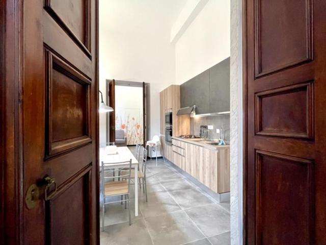 Happy Family Apartments U Papaviou Генуа Екстериор снимка