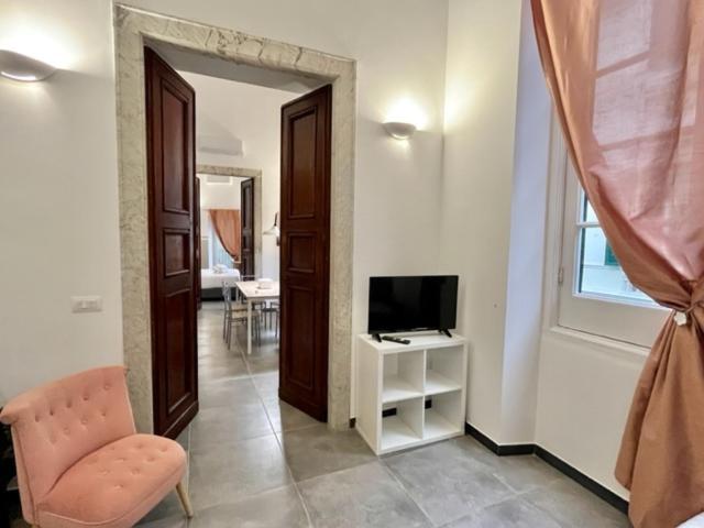 Happy Family Apartments U Papaviou Генуа Екстериор снимка
